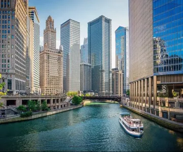 Chicago River Boat Tour